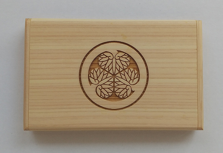 手作り「三つ葉葵家紋入り名刺入れ」